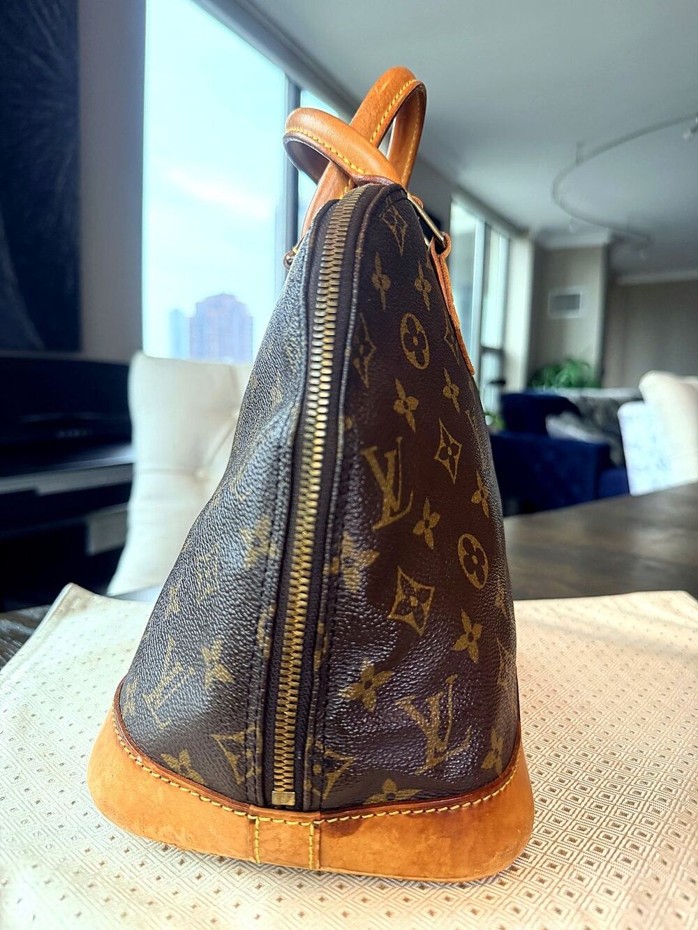 Authentic Louis Vuitton Alma PM Monogram Canvas Handbag Gold Hardware - Picture 6 of 10
